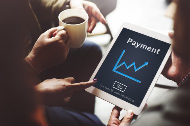 İnsanlar kahve molası internet tarama 