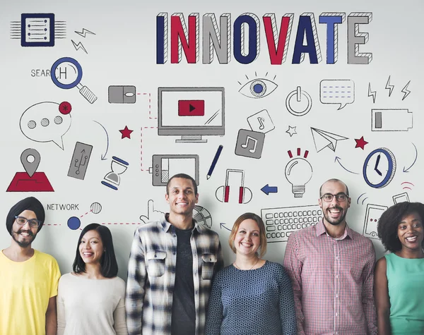 Mångfald människor med innovate — Stockfoto