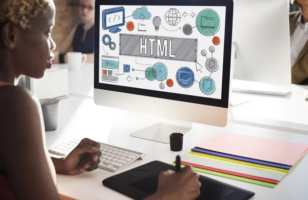 Ordinateur avec html sur moniteur — Photo