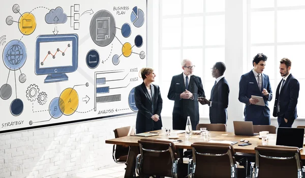 Business people and chart — Stock Photo, Image