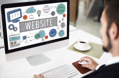 Web sitesi ile bilgisayar monitörü