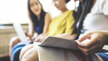  Anne ve çok güzel kızları