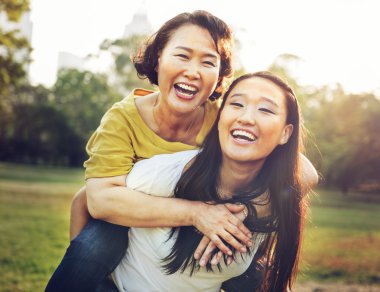  Anne ve sevimli kızı