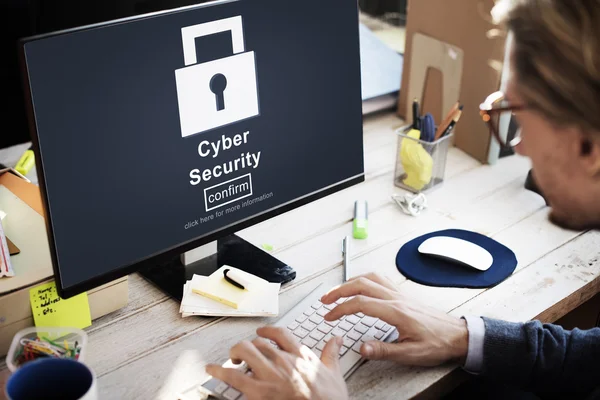 Ordinateur avec Cyber Security sur moniteur — Photo