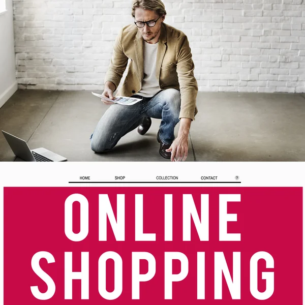 Zakenman werken met online winkelen — Stockfoto