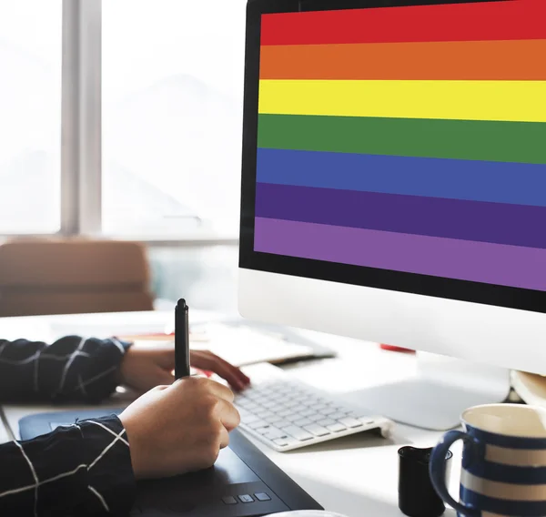 Controleren met regenboog concept — Stockfoto