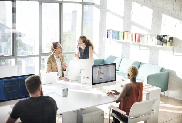 Imprenditori che lavorano — Foto Stock