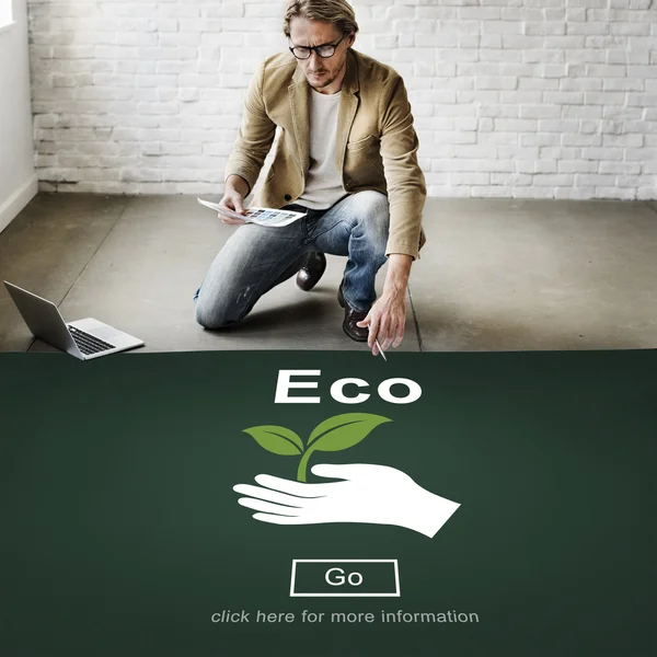 Zakenman werken met eco — Stockfoto