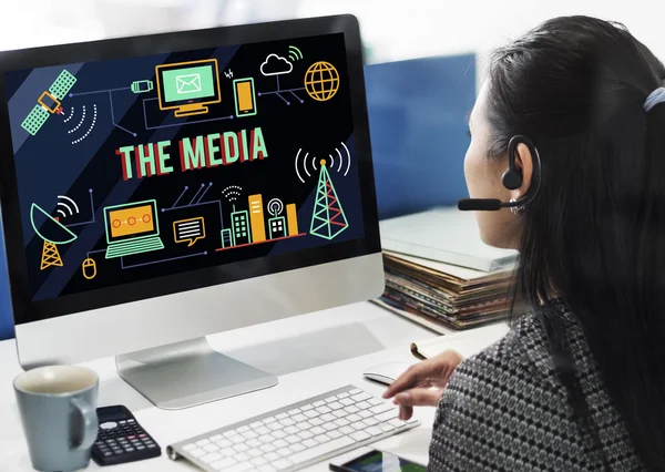 Computer with The Media on monitor — Stock Photo, Image
