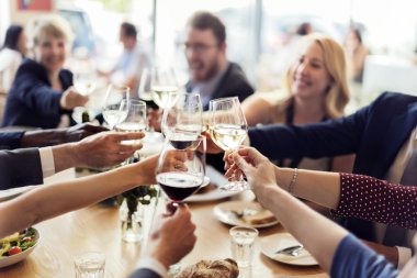  İnsanlar alkış gözlüklü 