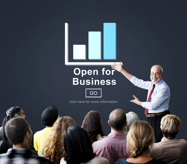 Mensen op seminar met open for business — Stockfoto