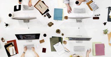 iş adamları ve bilgisayarlar