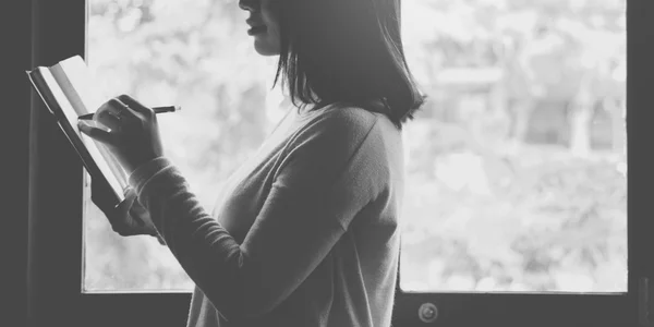 Lady Writing in Notebook — Stock Photo, Image