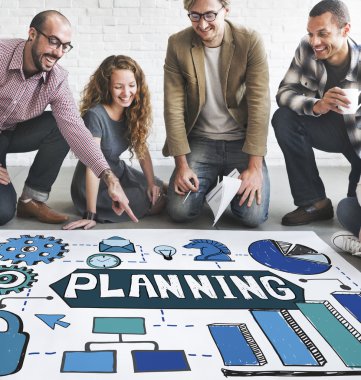 Poster ile çalışma ve planlama tasarımcıları