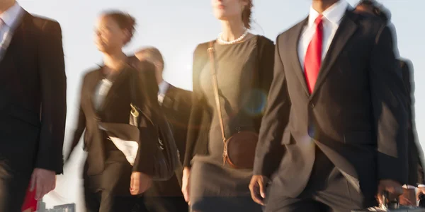 Silhouettes of Business People Walking — Stock Photo, Image