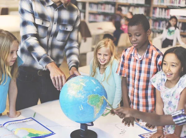 Pupils having lesson at school — Stock Photo, Image