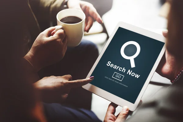 People on coffee break browsing in internet — Stock Photo, Image