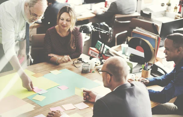 Gente de negocios en la oficina — Foto de Stock