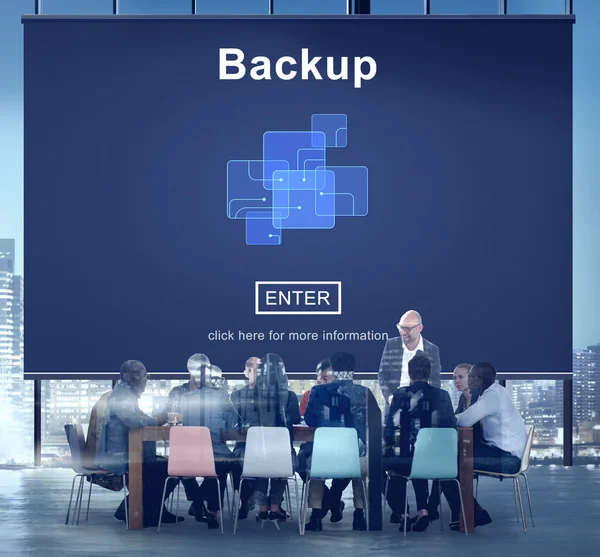 Pessoas de negócios em reunião e conceito de backup — Fotografia de Stock