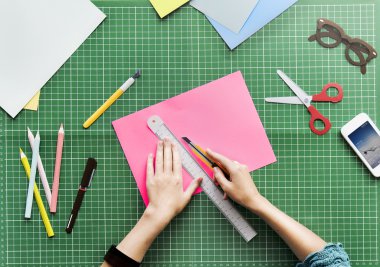 Kadın kesme kağıtları 