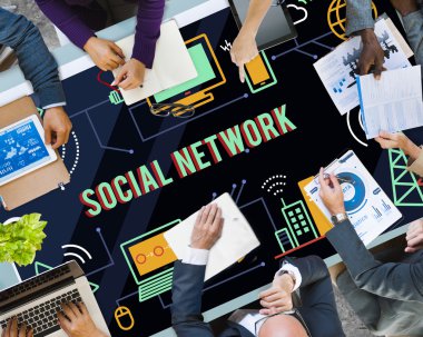 Bir grup insan birlikte çalışma 