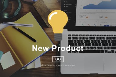 Ofis Masası üstünde laptop