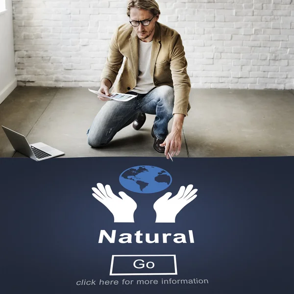 Hombre de negocios que trabaja con Natural —  Fotos de Stock