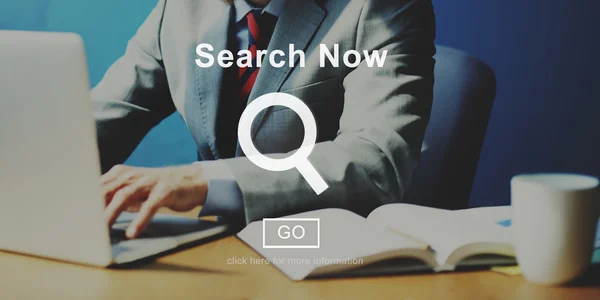 働くビジネスマンと今すぐ検索 — ストック写真