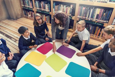 Sınıf ders öğretmen ile sahip 