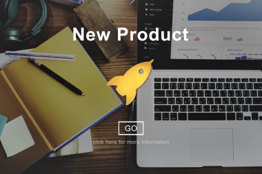 Ofis Masası üstünde laptop