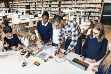 Sınıf ders öğretmen ile sahip 