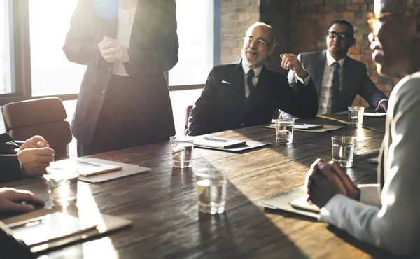 Empresários em reunião — Fotografia de Stock