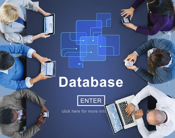 Mensen uit het bedrijfsleven werken met Database-Concept — Stockfoto