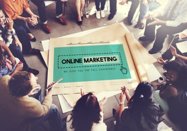 insanlar üzerinde poster online pazarlama ile
