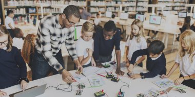 Sınıf ders öğretmen ile sahip 