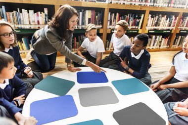 Sınıf ders öğretmen ile sahip 