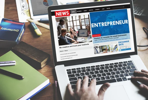 Entrepreneur on monitor laptop — Stock Photo, Image