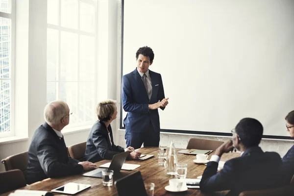 Empresários em reunião — Fotografia de Stock