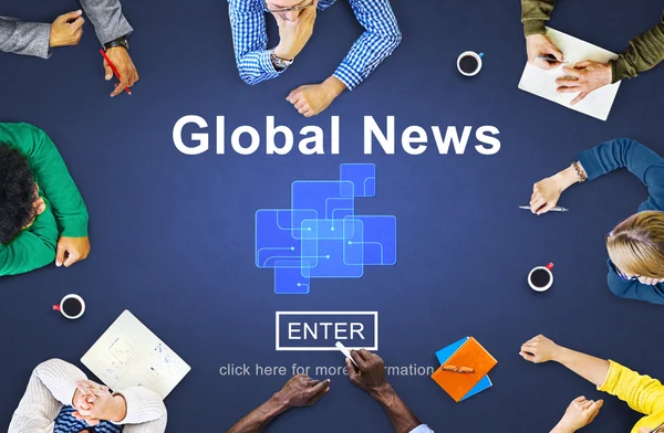 Mensen uit het bedrijfsleven wijzen op Global News — Stockfoto