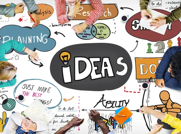 Uomini d'affari brainstorming nuove idee — Foto Stock