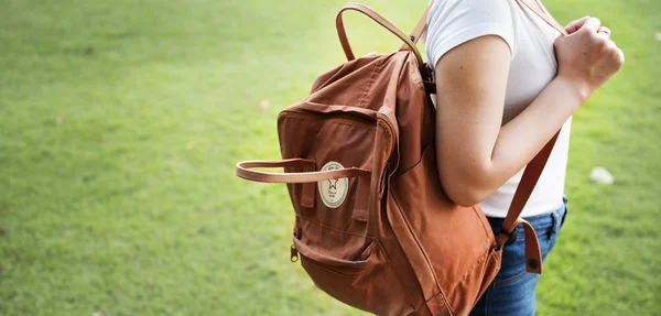 Lady cestování s batohem — Stock fotografie