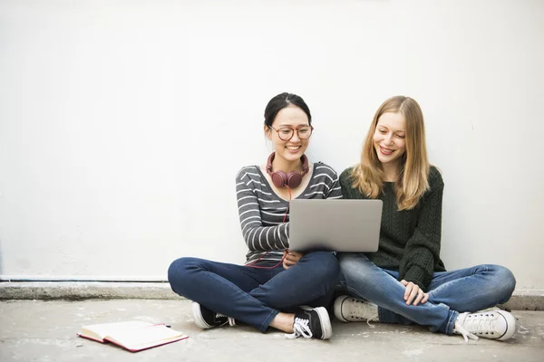 Concepto de conexión de dispositivos digitales — Foto de Stock