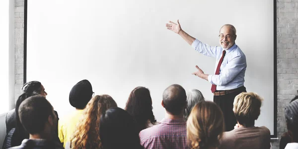 Diversiteit mensen op seminar — Stockfoto