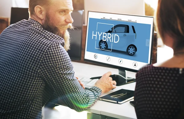 Dator med hybrid på bildskärmen — Stockfoto