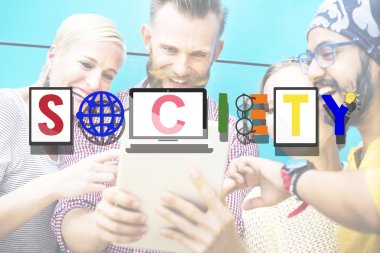 mutlu arkadaş grubu dijital tablet