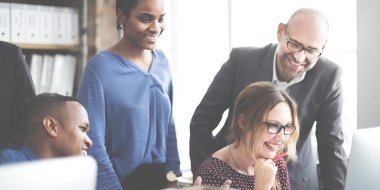 Ofiste çalışan iş ekibi.