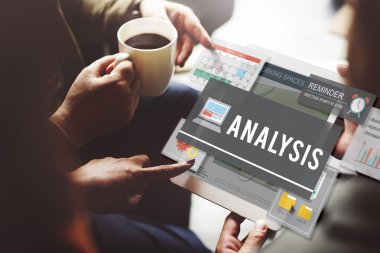 İnsanlar kahve molası internet tarama 