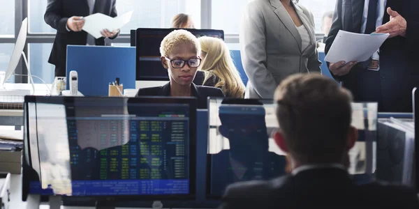 Gente de negocios trabajando — Foto de Stock