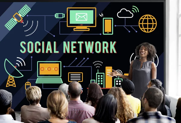 Persone in seminario con i social network — Foto Stock