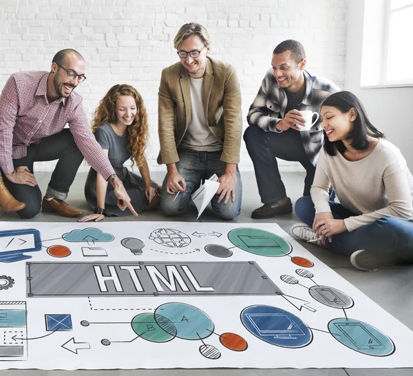 Designer che lavorano con poster e html — Foto Stock